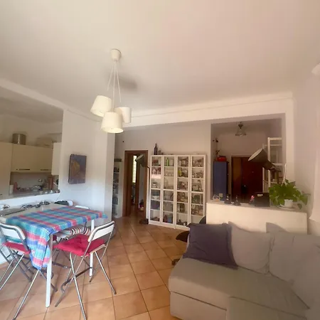 Pezzo Della Casa Di Pippo A San Pietro * Řím